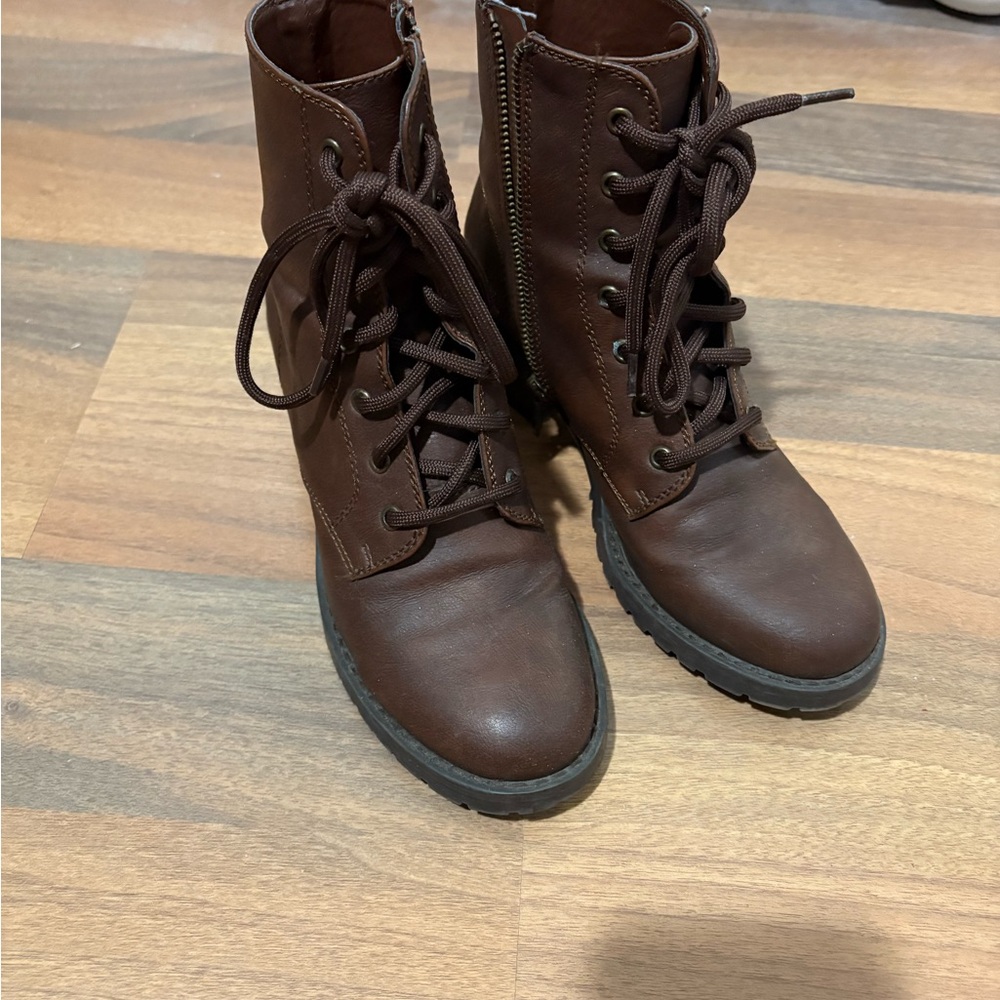 American Eagle Outfitters Brown Combat Boots Lace-Up Design